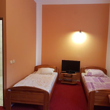 Chrobry Hotell Szprotawa Eksteriør bilde