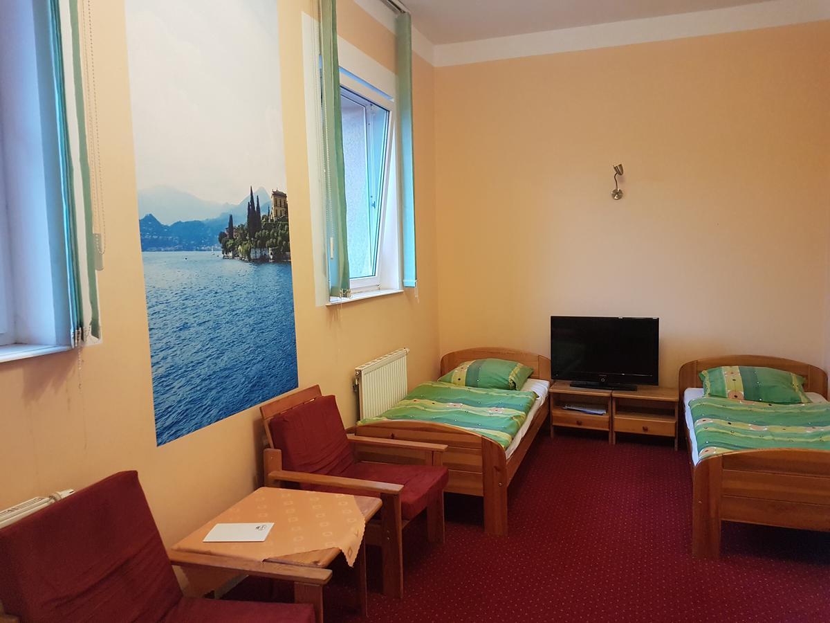 Chrobry Hotell Szprotawa Eksteriør bilde