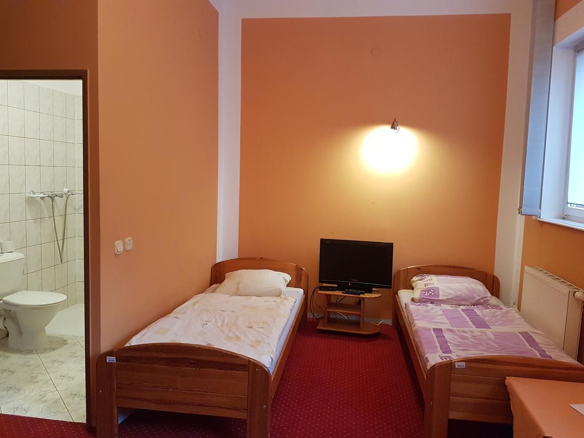 Chrobry Hotell Szprotawa Eksteriør bilde