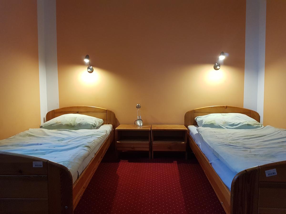 Chrobry Hotell Szprotawa Eksteriør bilde